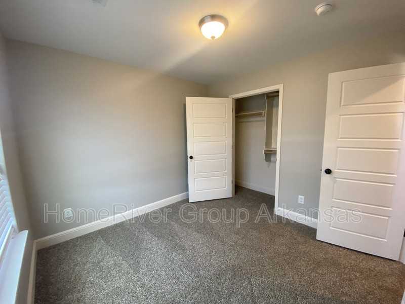 6102 Nw Silas St - Photo 2 of 16
