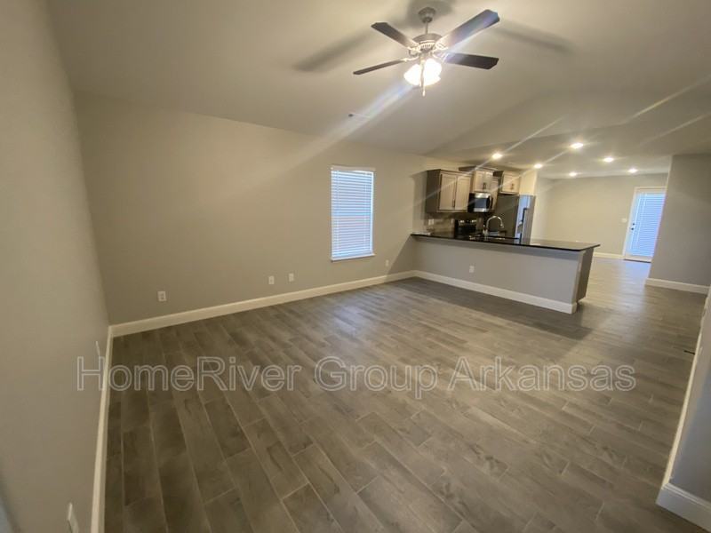 6102 Nw Silas St - Photo 3 of 16