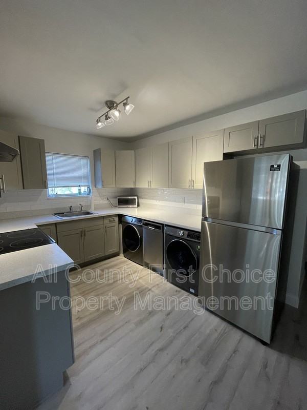 232 36th Ave N #201C - Photo 3 of 13