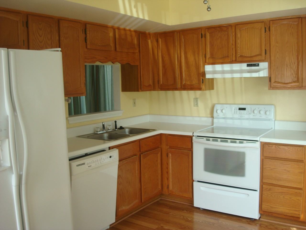 5936 Senators Ct - Photo 3 of 10