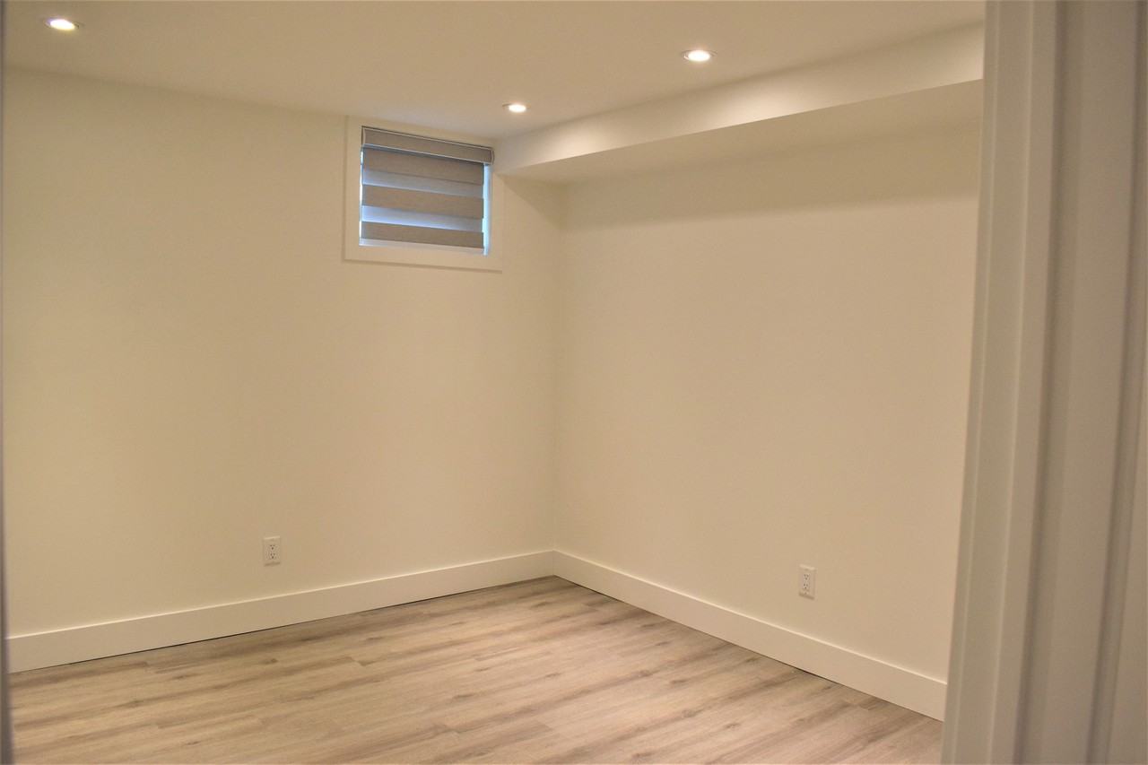 33 Ianhall Road - Photo 2 of 15