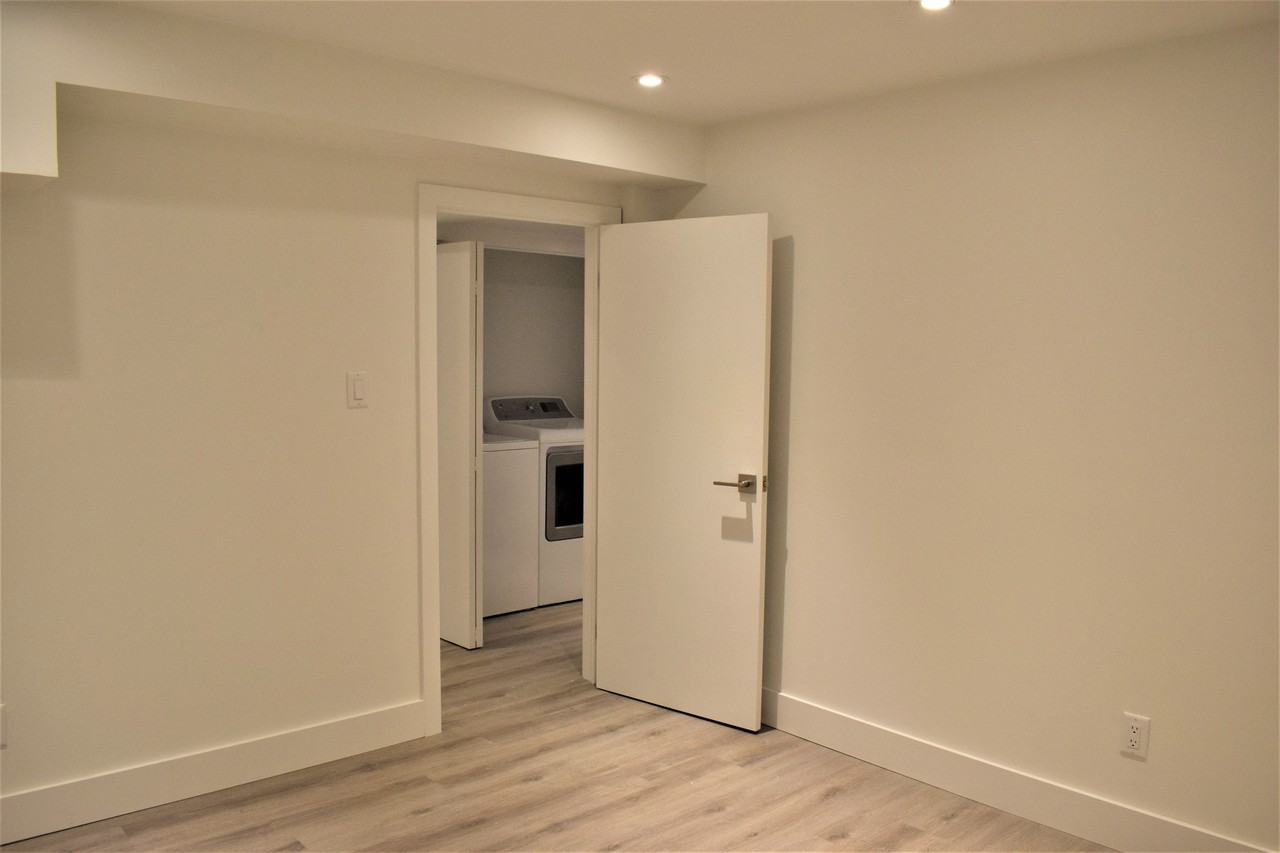 33 Ianhall Road - Photo 3 of 15