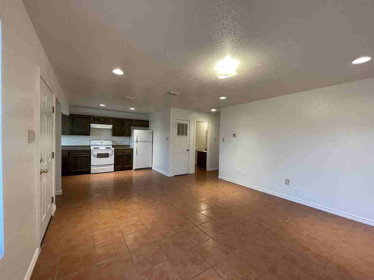 1721 Quintana Rd #202 - Photo 4 of 19