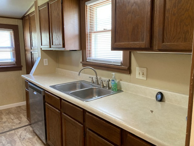 820 S Fern St - Photo 3 of 16