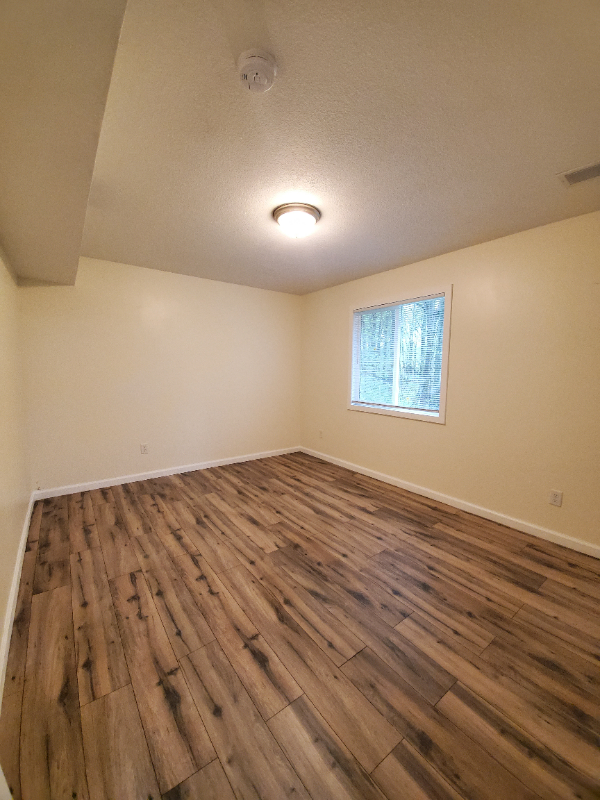 2083 Maplewood Rd - Photo 2 of 7