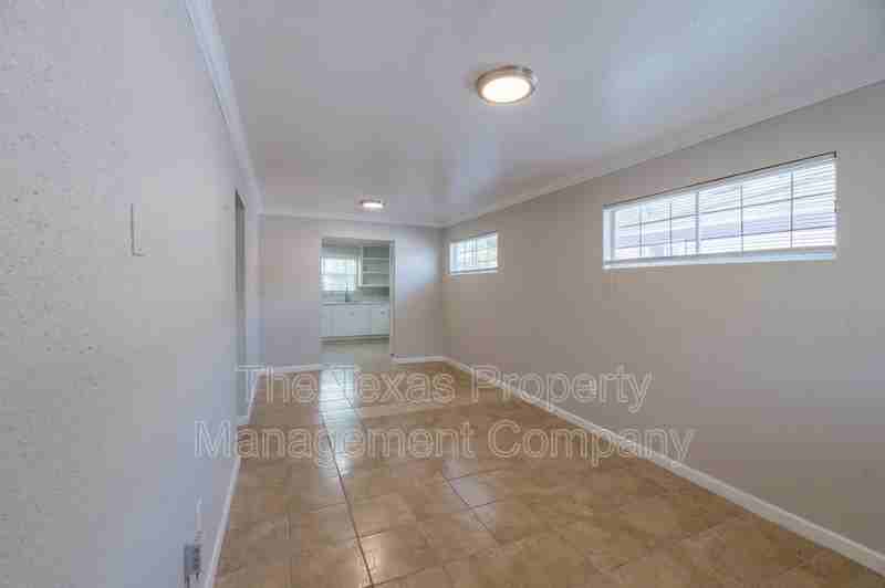 5514 Marcus St - Photo 2 of 20