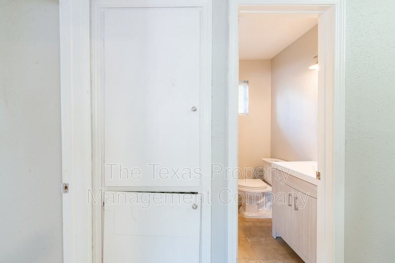 5514 Marcus St - Photo 3 of 20