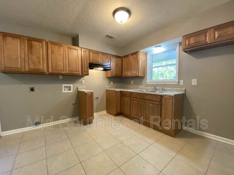 909 Calvin Road - Photo 3 of 8