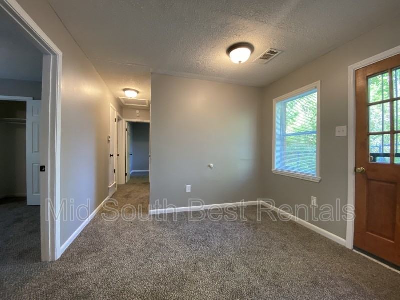 909 Calvin Road - Photo 4 of 8