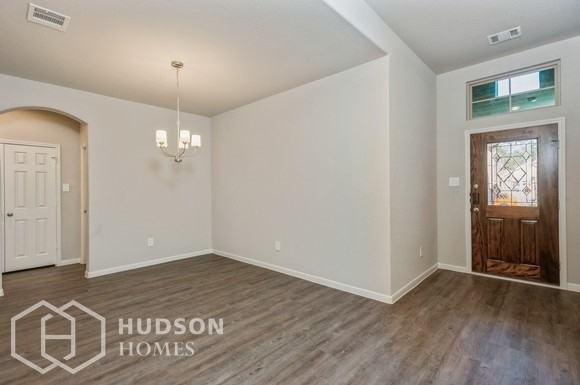 935 Golden Willow Ln - Photo 2 of 14