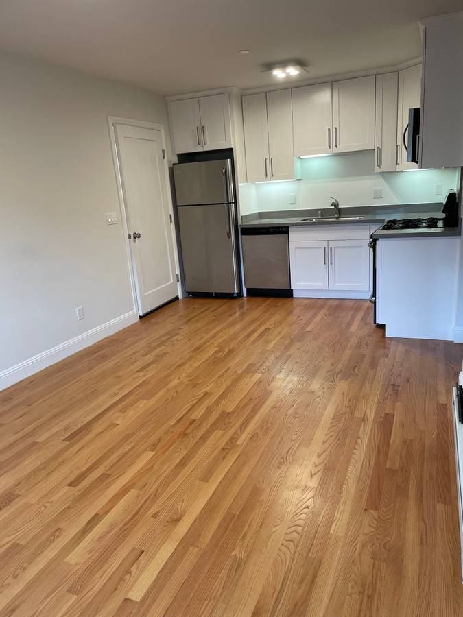 1742 North Point Street - Photo 2 of 7