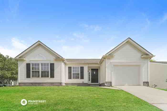 7352 Wingstone Ln - Photo 3 of 14