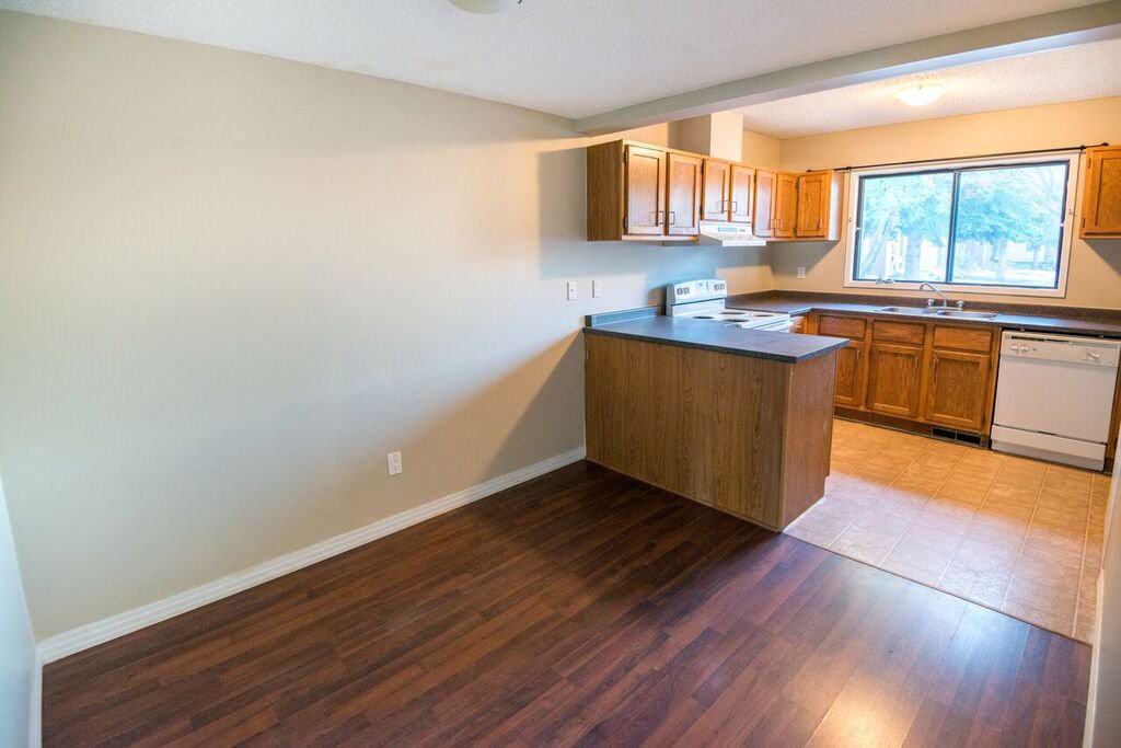 Cherry Hill Park Apartments 10193 158 Ave Nw, Edmonton, AB T5X 5L3