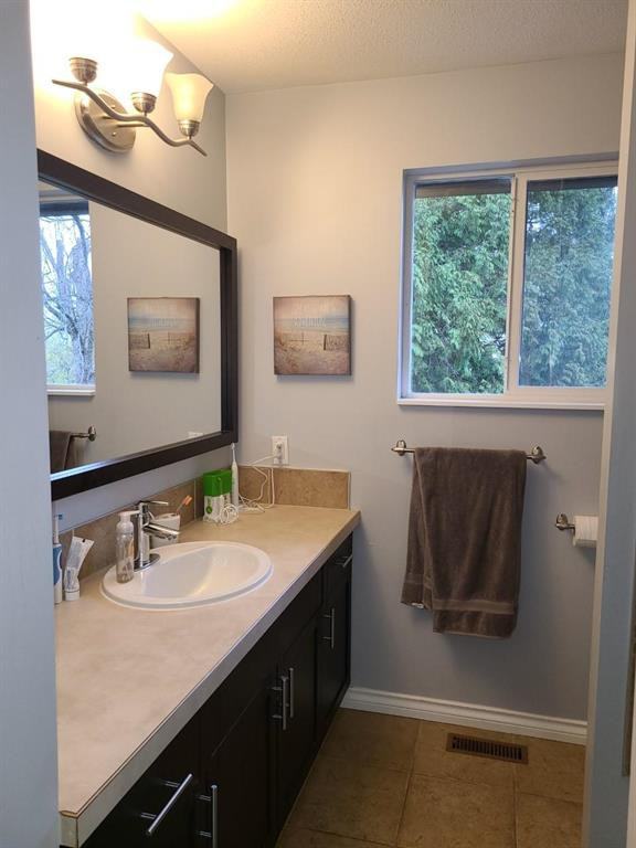 1700 157 Street - Photo 3 of 9