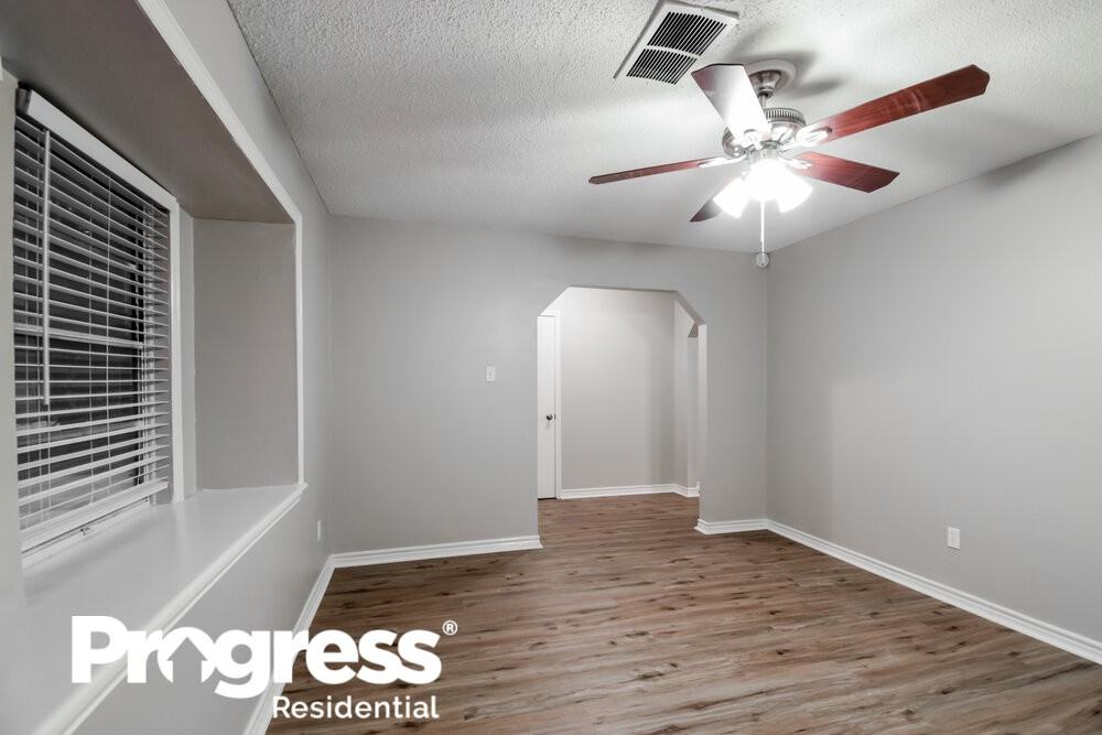 7405 Hummingbird Ln - Photo 3 of 14