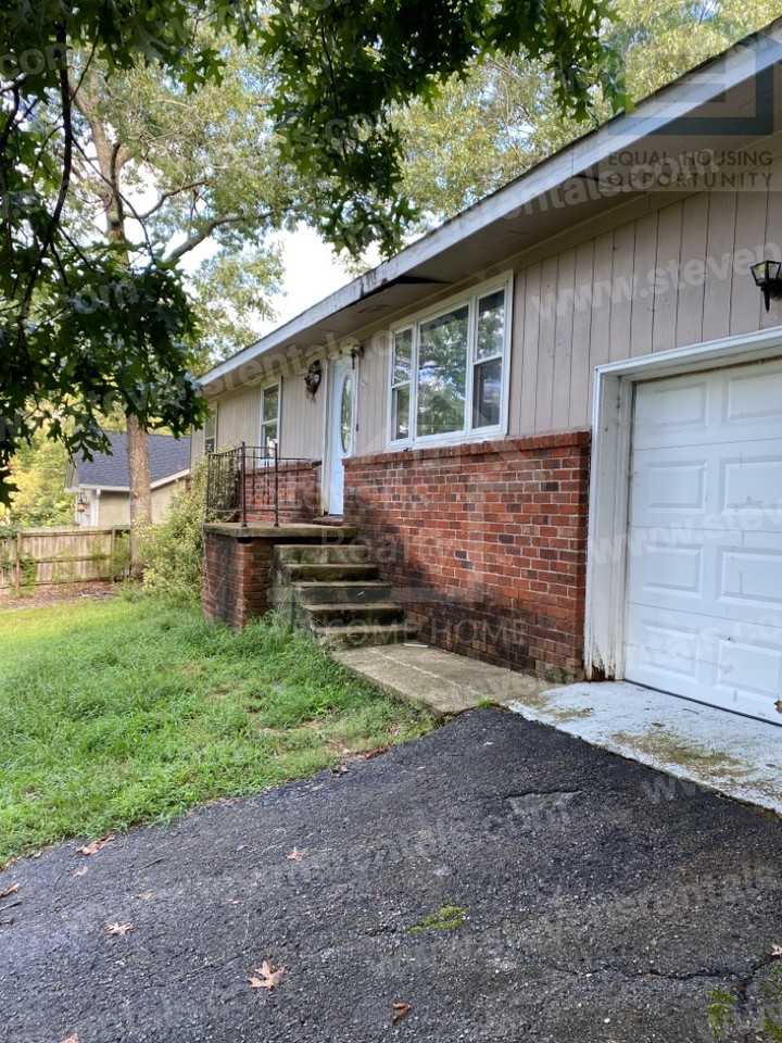 9986 Smith Morgan Rd - Photo 2 of 17