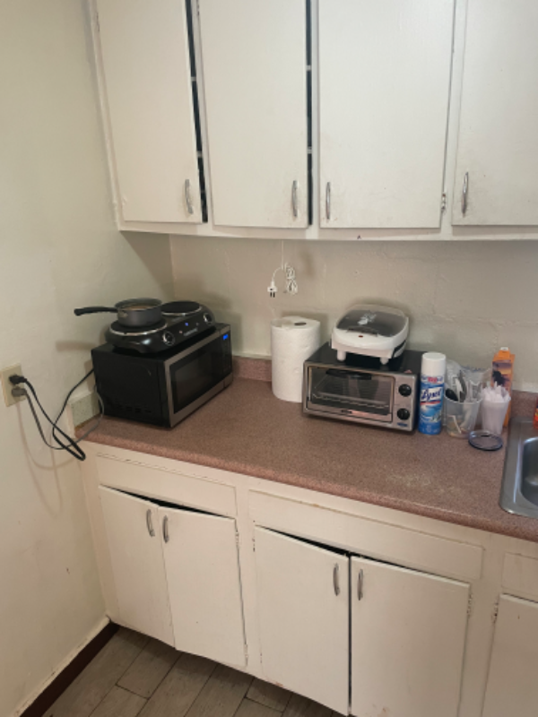 321 Bengal Rd 10, River Ridge, LA 70123 1 Bedroom Condo for 400/month