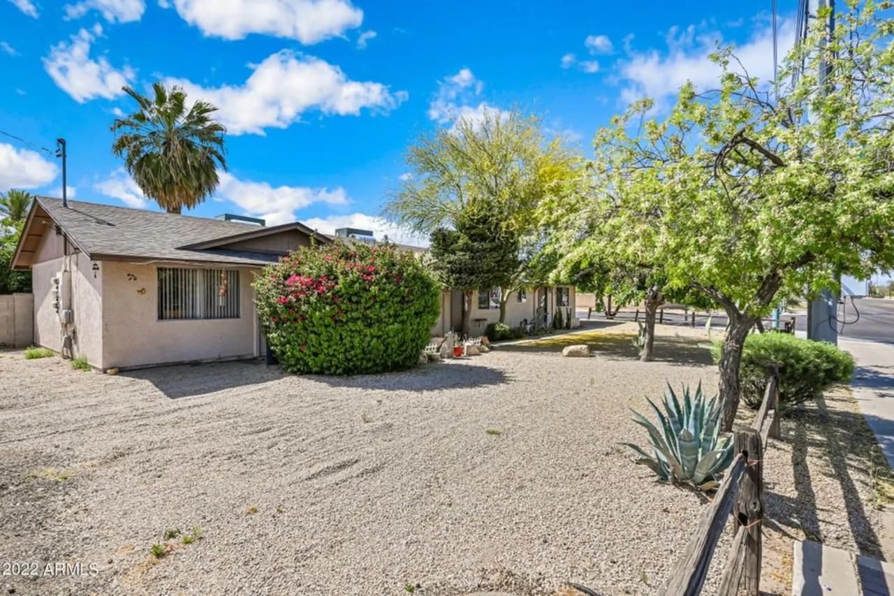 17642 N 32nd St - Photo 2 of 10