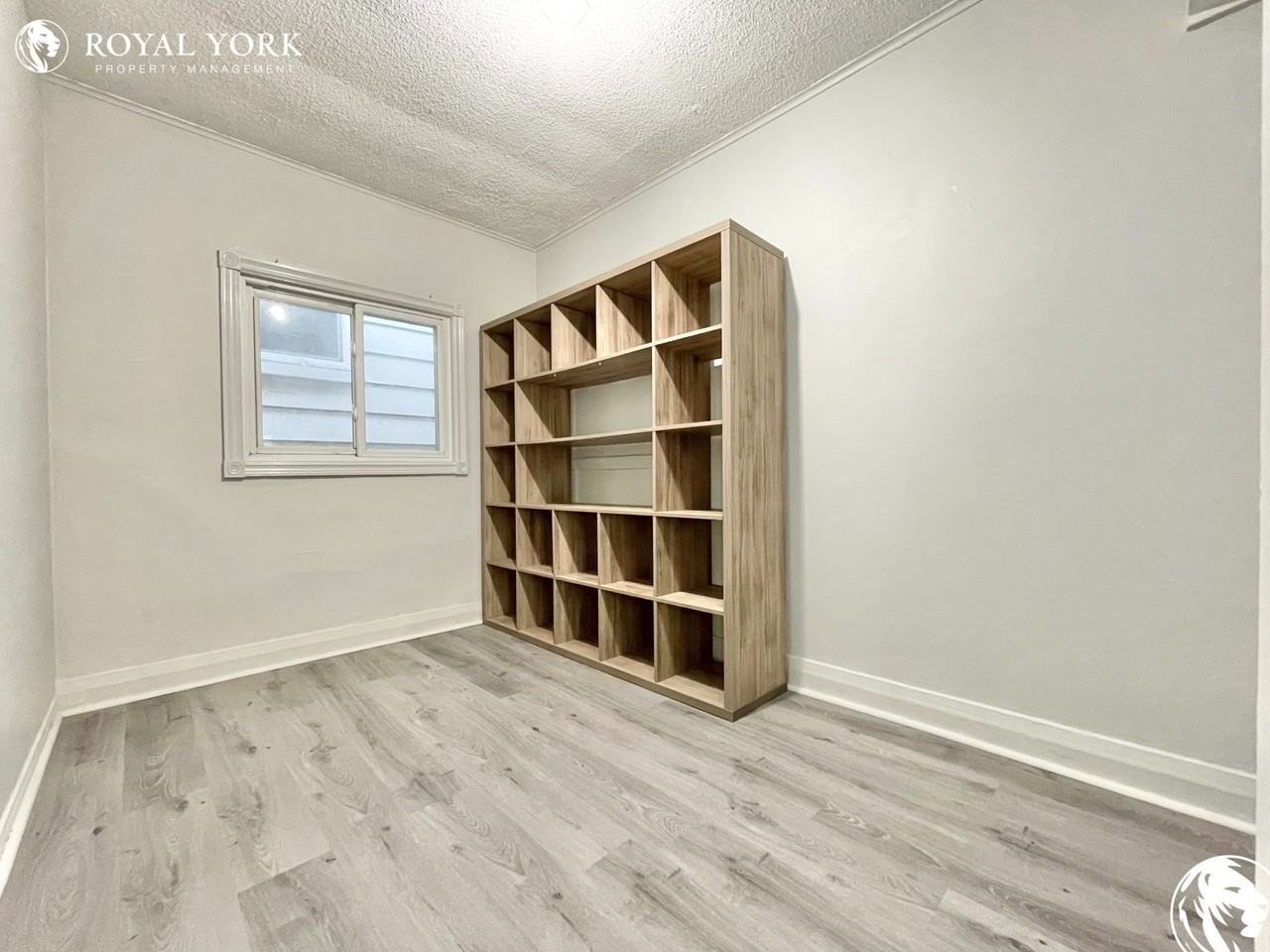 23 Kenworthy Ave - Photo 3 of 37