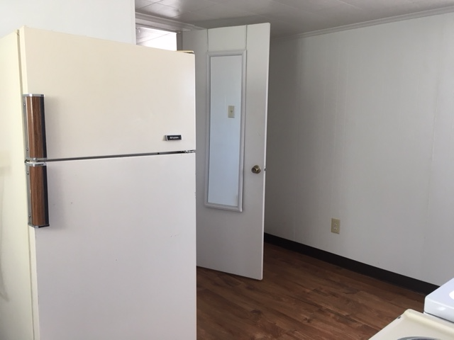 516 E 1st St - Photo 4 of 7