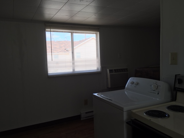 516 E 1st St - Photo 6 of 7