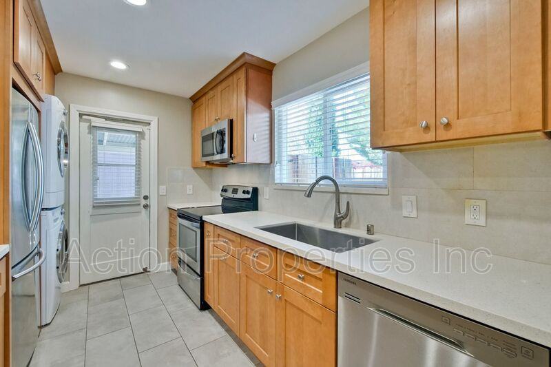 10173 Empire Ave - Photo 3 of 30