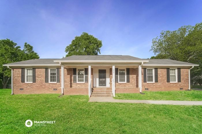 5815 Mallard Dr S - Photo 3 of 16