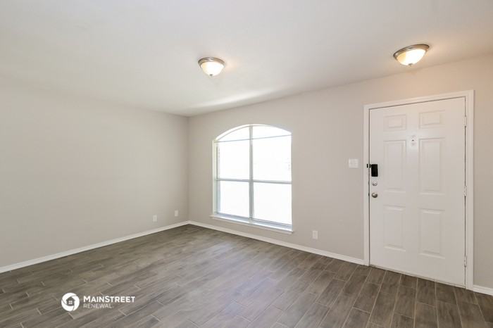 223 Brook Cir - Photo 3 of 16