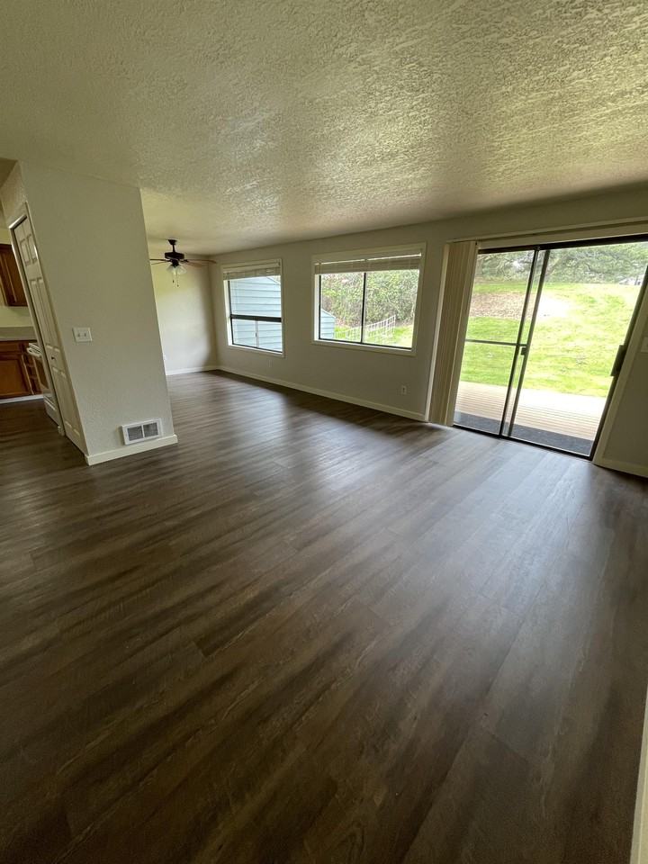 3925 Nw Walnut Pl #1 - Photo 6 of 14