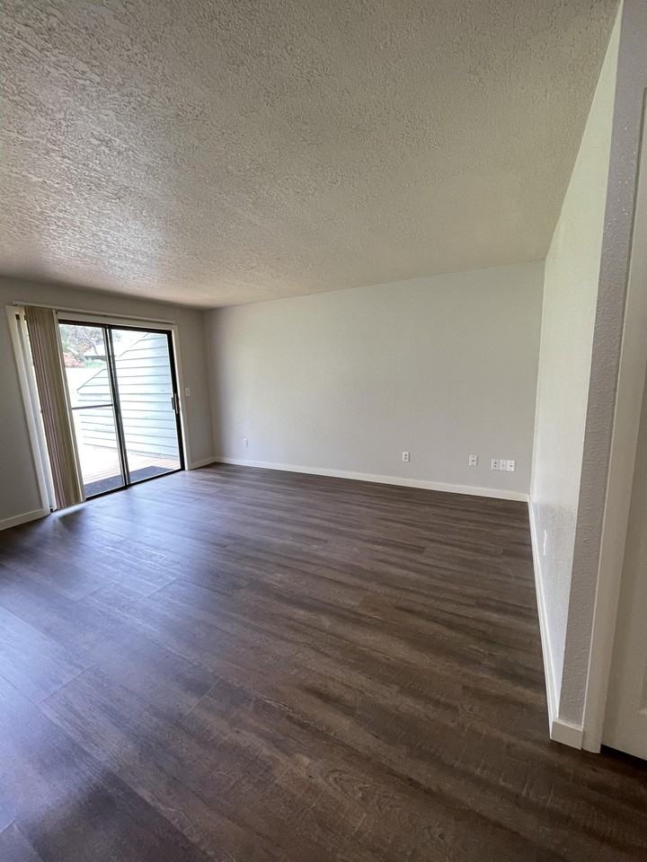 3925 Nw Walnut Pl #1 - Photo 7 of 14