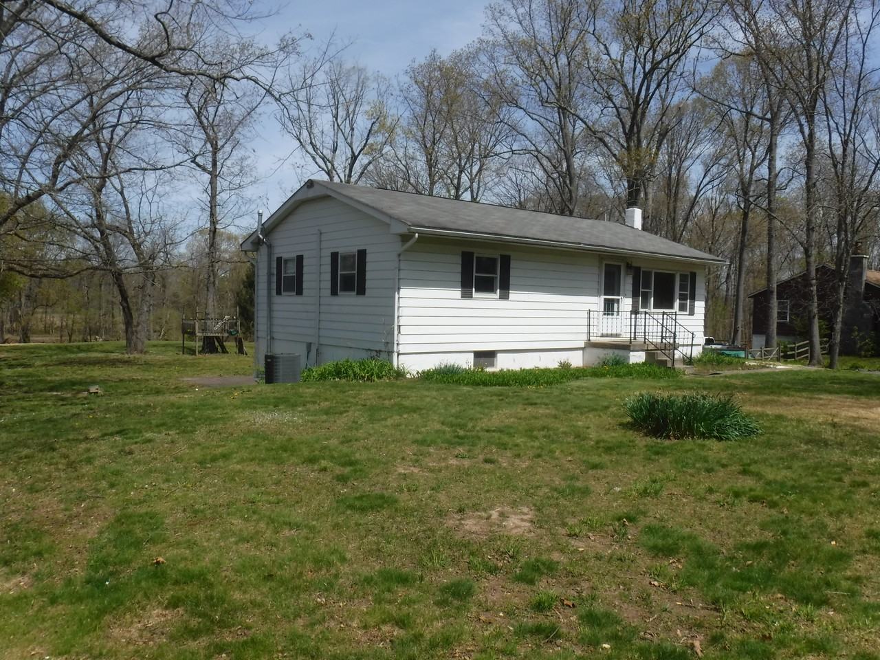 26 Annawanda Rd - Photo 3 of 30