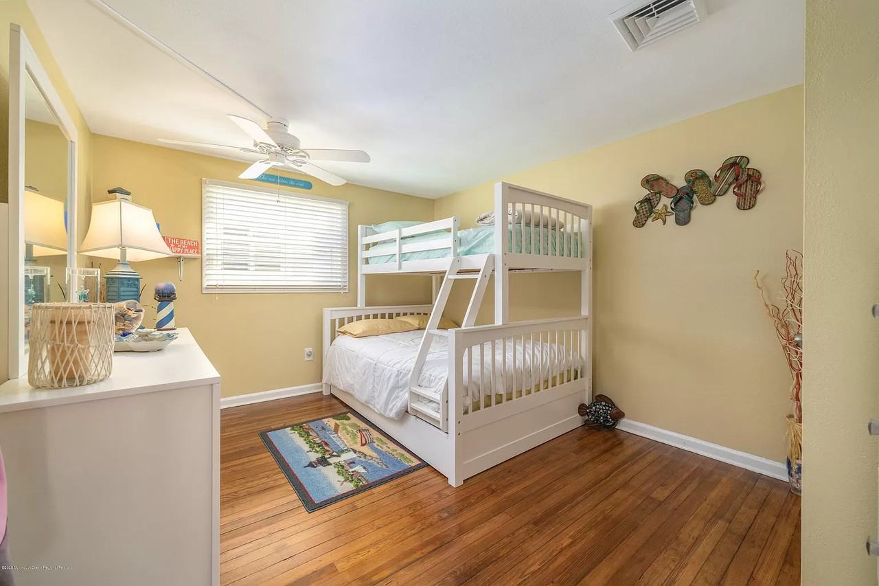 703 Sw Central Ave #107 - Photo 2 of 2