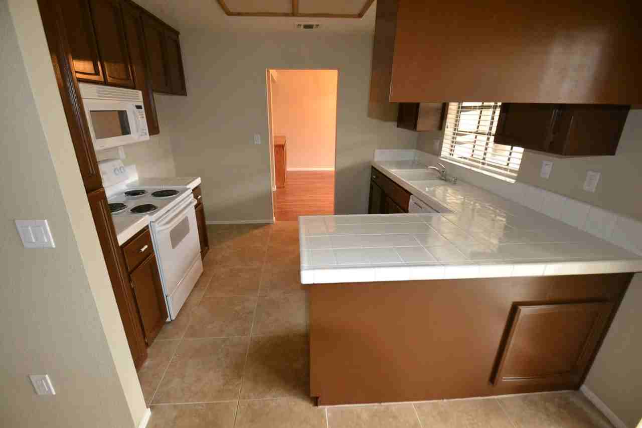 9320 Mapleview Way - Photo 2 of 10