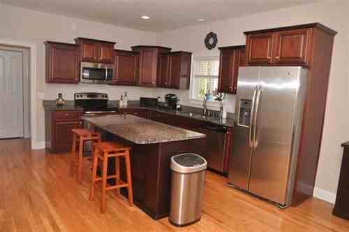 202 Lakeview Dr - Photo 3 of 9