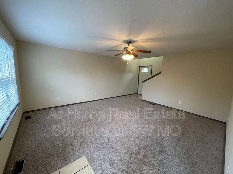 3148 W Golden Valley Ct - Photo 2 of 4