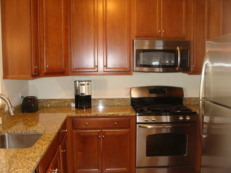 1106 Meadow Brook Ct - Photo 2 of 24