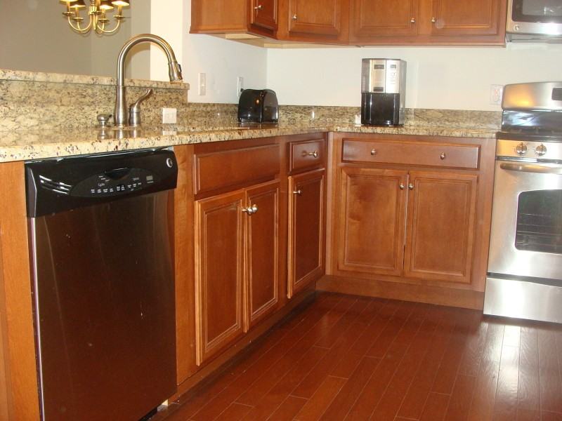 1106 Meadow Brook Ct - Photo 3 of 24