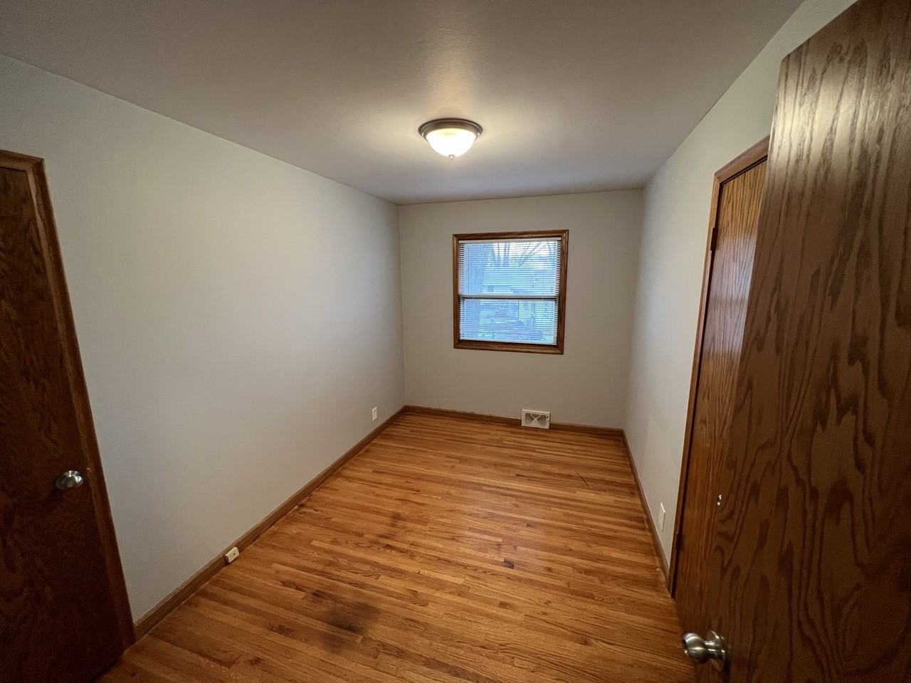 7637 53rd Ave N - Photo 4 of 10