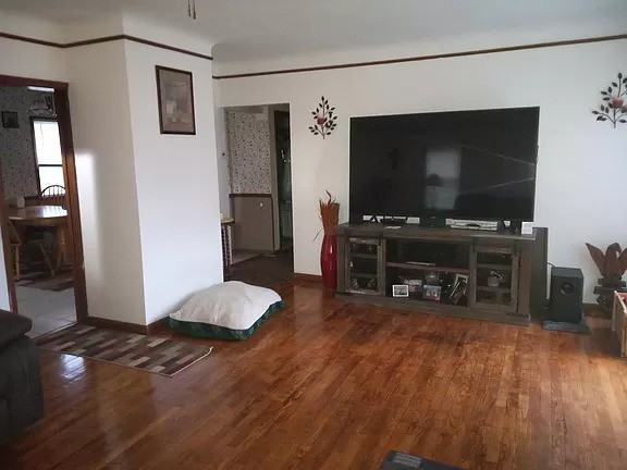 11070 Akins Rd - Photo 3 of 11