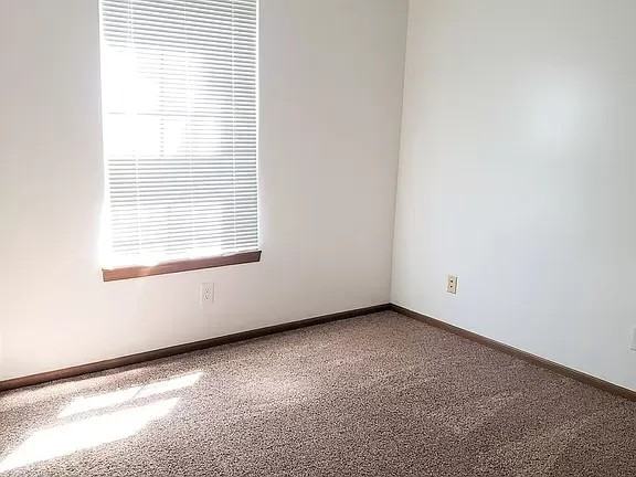 1119 Yuma St - Photo 2 of 36