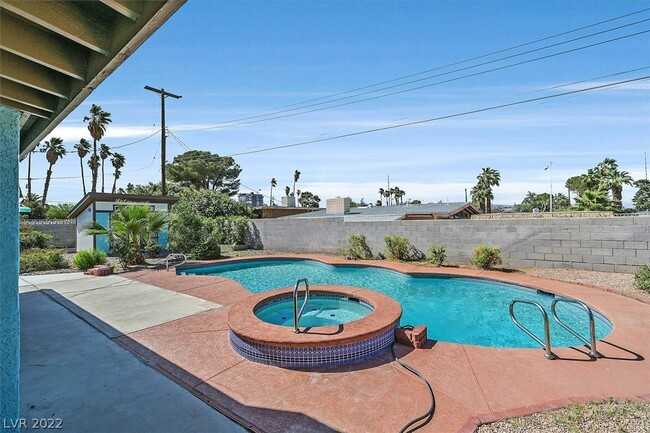 1444 Aztec Way - Photo 2 of 24