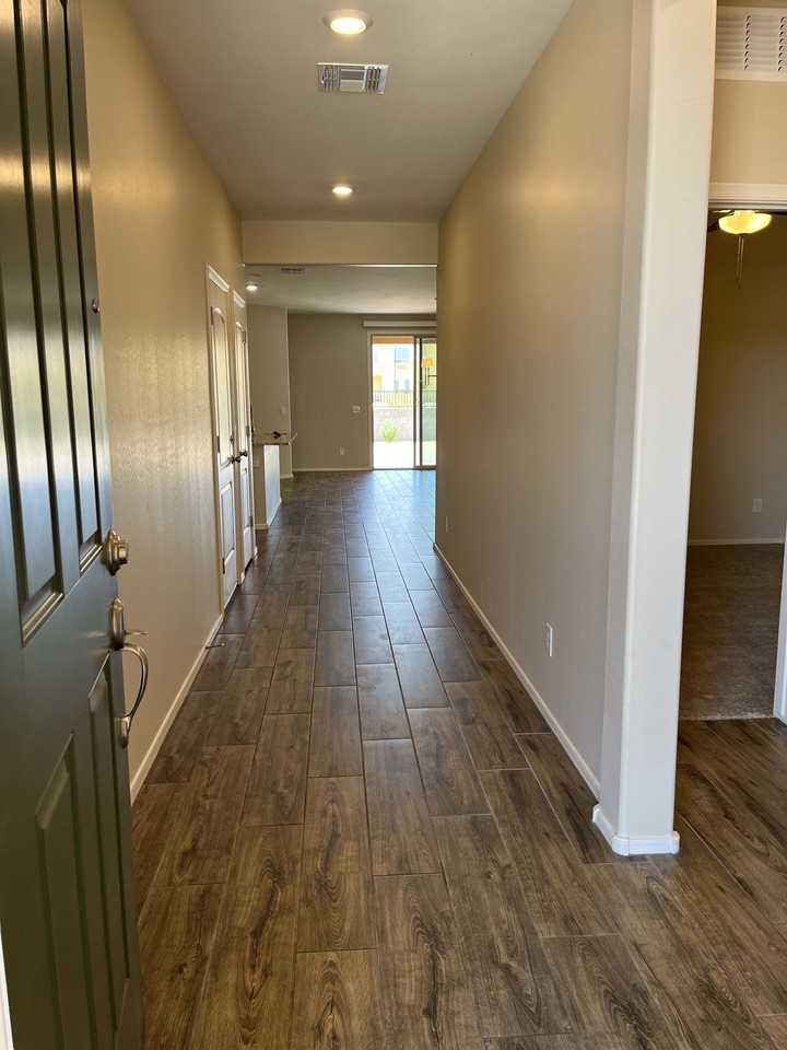 15425 W Edgemont Ave - Photo 2 of 14