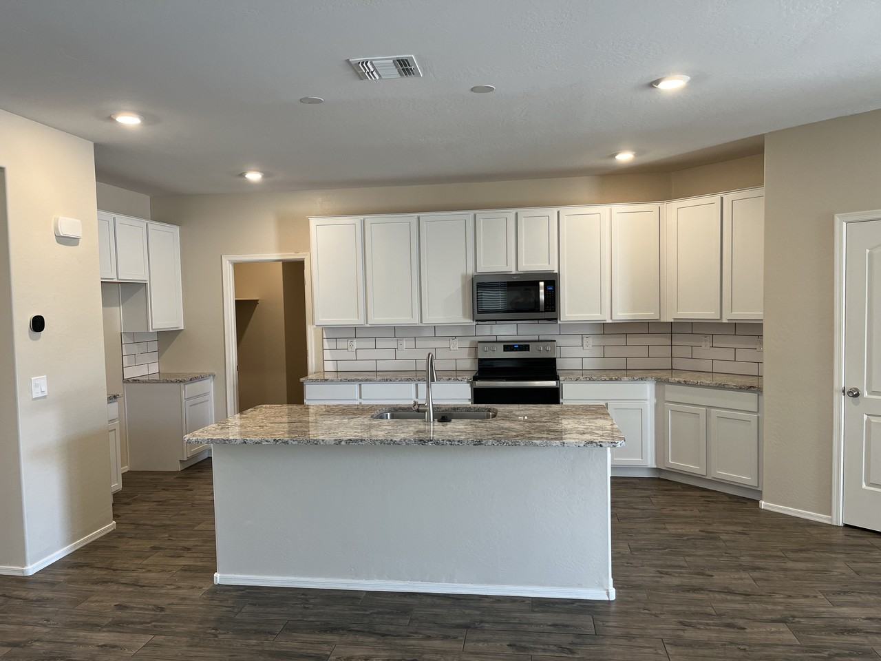 15425 W Edgemont Ave - Photo 3 of 14