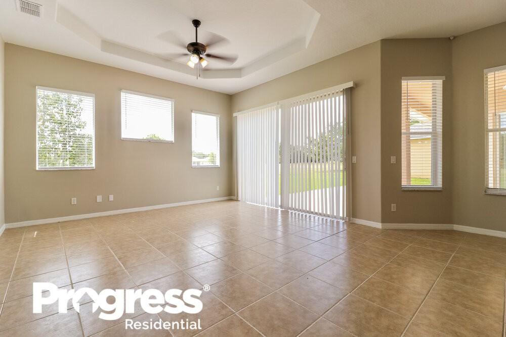 2359 Old Oak Trl - Photo 3 of 16
