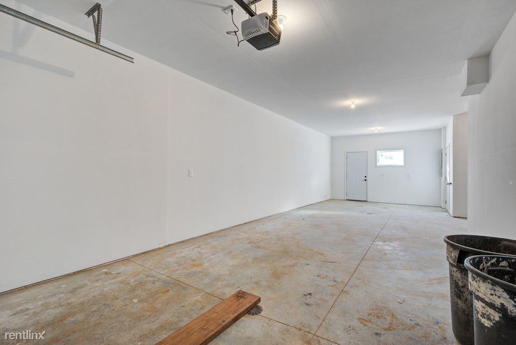 Benson Courtyard Townhomes Apartments 2204 Rolling Green Trl, North