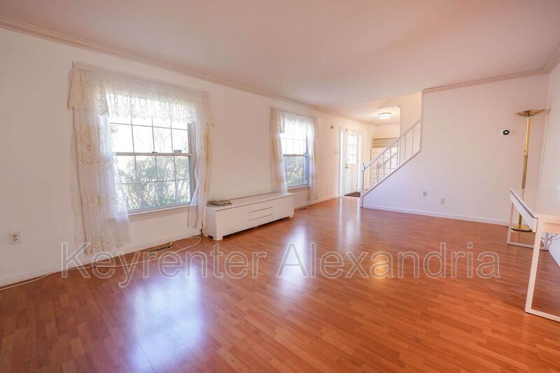 7123 Red Horse Tavern Ln - Photo 5 of 39