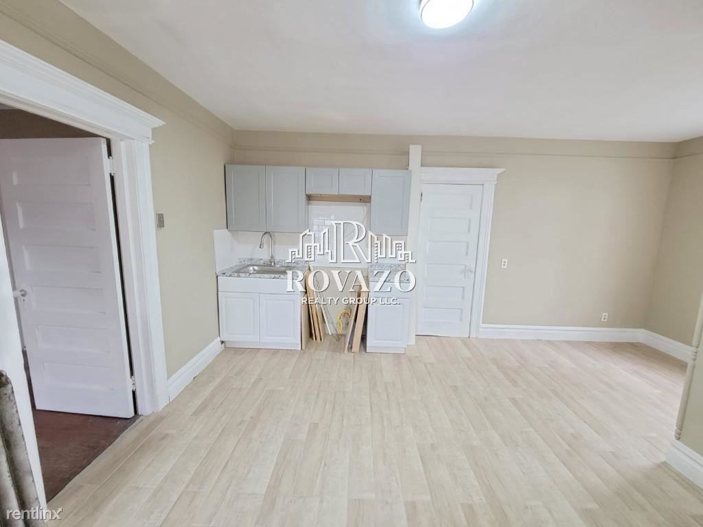 199 Smith St - Photo 2 of 8