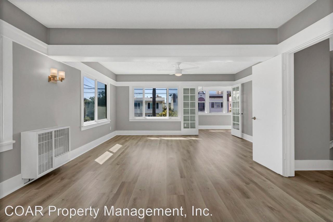 1009 E 2nd Street - Photo 3 of 8