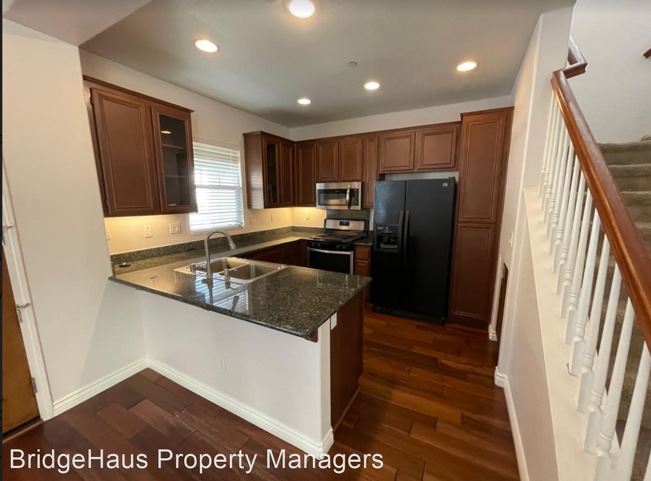 1463 Mosaic Gln - Photo 2 of 17