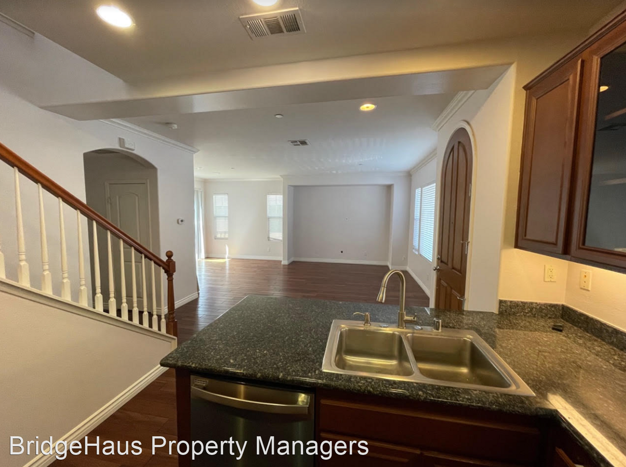 1463 Mosaic Gln - Photo 3 of 17